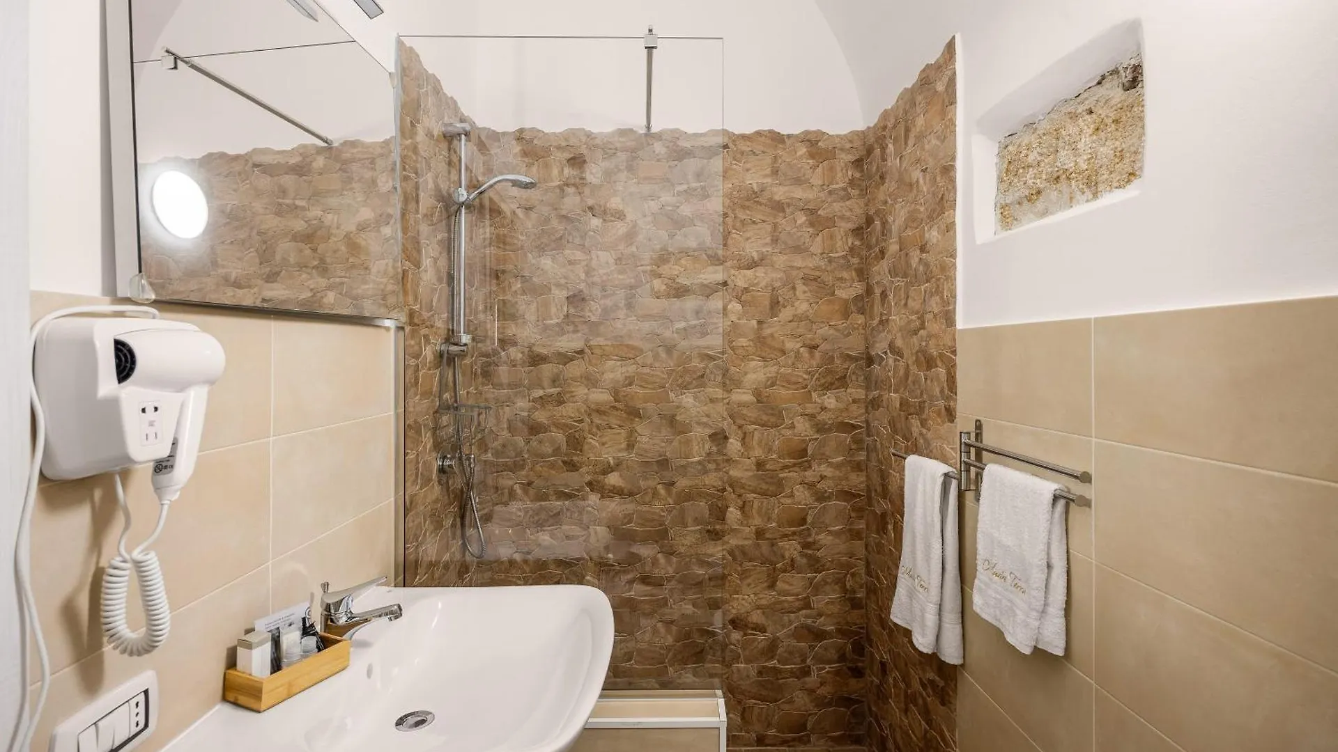 Madre Terra Airport Rooms And Suites Terrasini