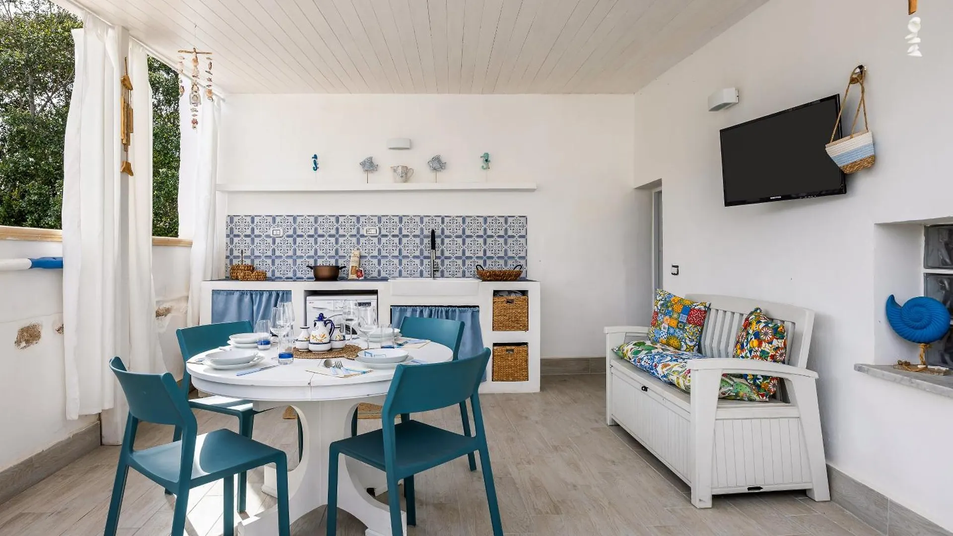 Madre Terra Airport Rooms And Suites Terrasini 0*,  Italia