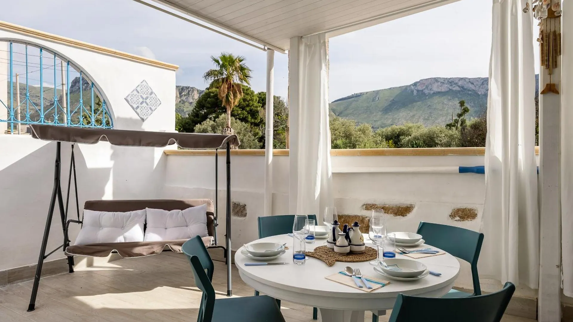Madre Terra Apartment & Rooms Terrasini Guest house