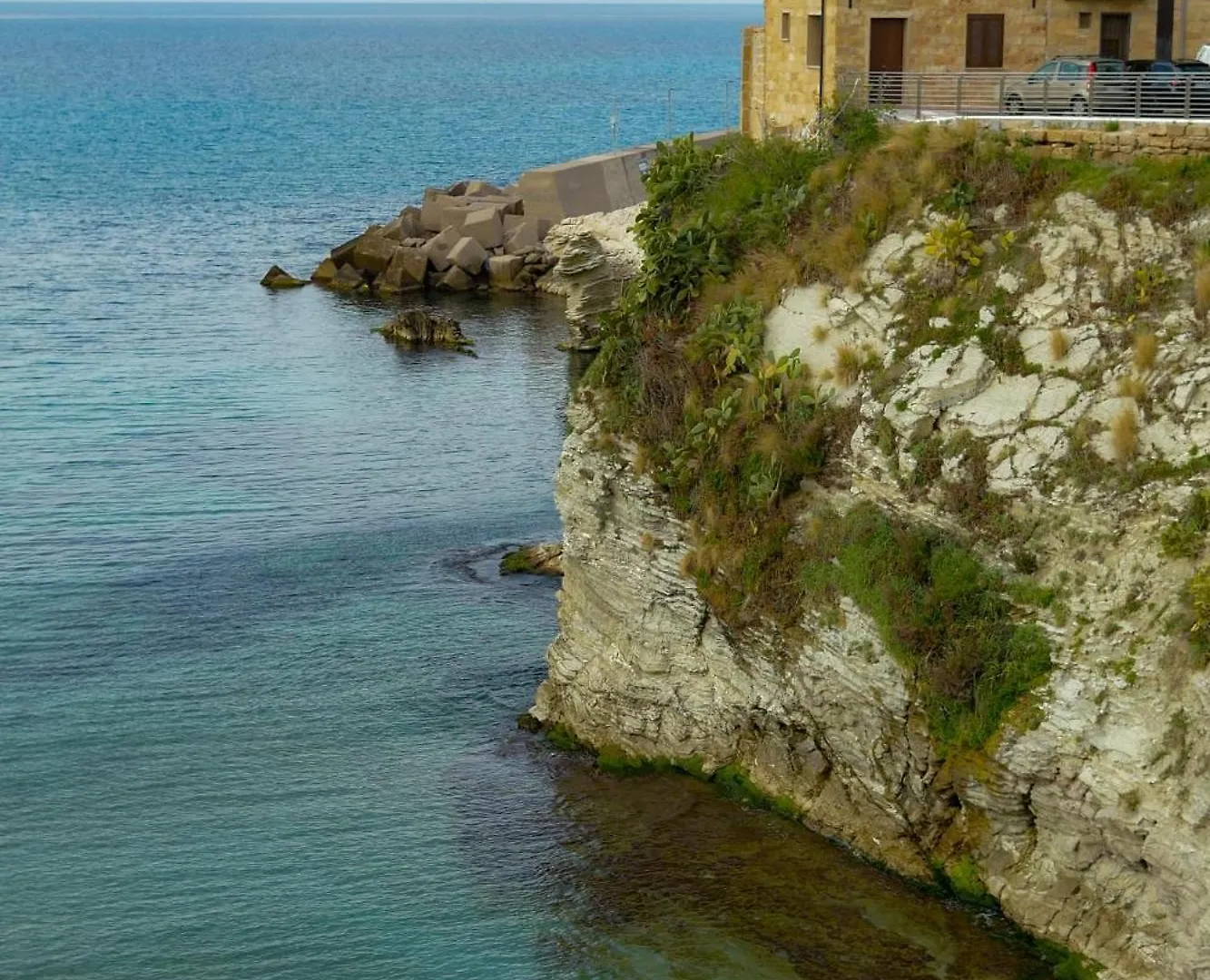 Madre Terra Airport Rooms And Suites Terrasini