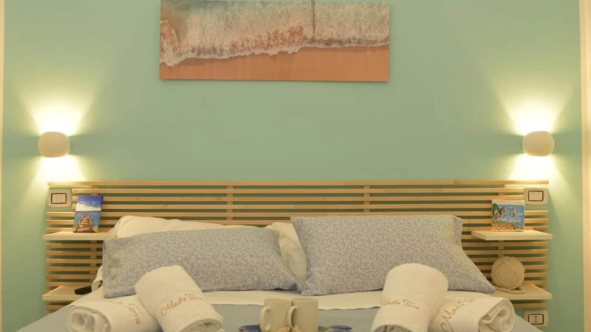 Madre Terra Airport Rooms And Suites Terrasini Affittacamere