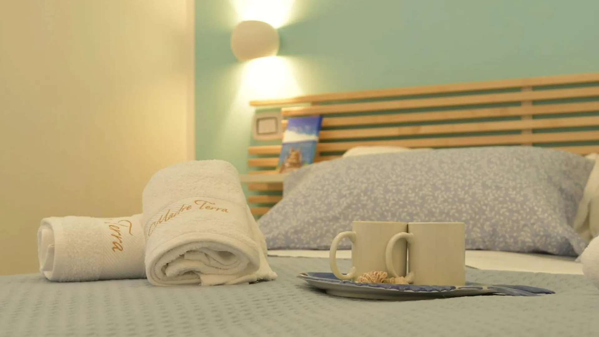 Madre Terra Airport Rooms And Suites Terrasini 0*,